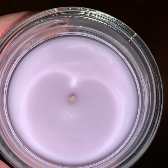 2 Luminessence scented jar candles - Picture 7 of 10